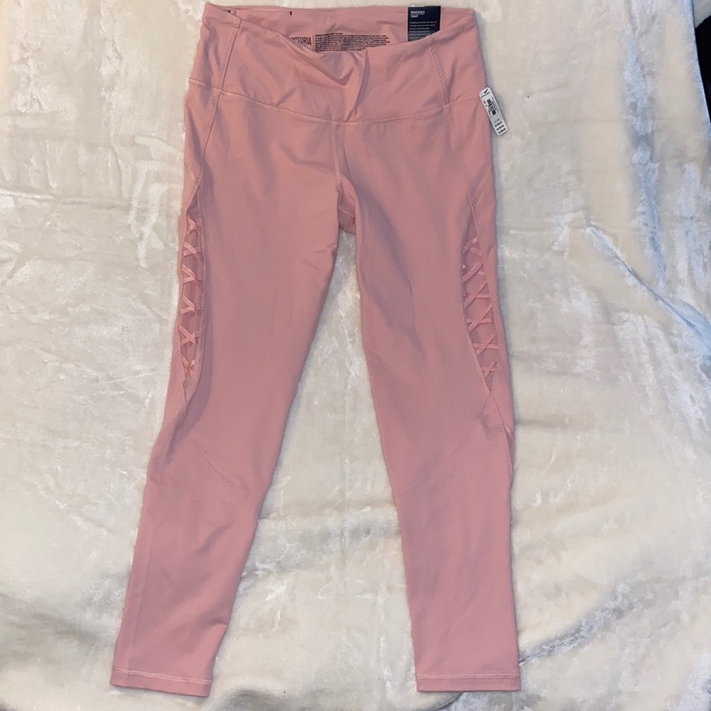 NWT pink Knockout leggings by VS